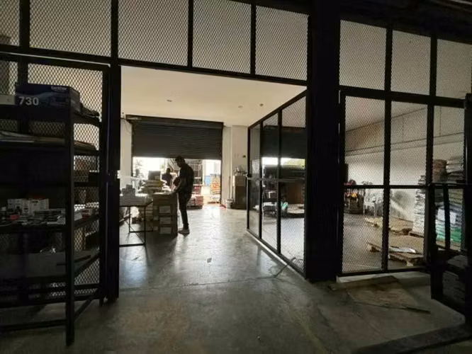 Venta de Ofibodega Comercial frente al Metro - Imagen 9