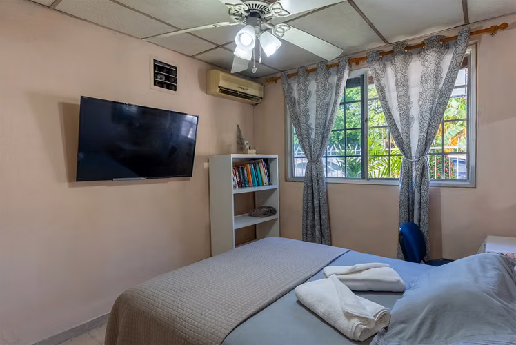 Casa 4 Recámaras en Campo Lindbergh con Ingresos Activos de Airbnb – Vive o Invierte - Imagen 7