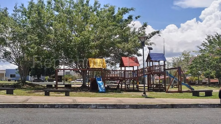 VENDO CASA EN ARBOLEDAS, CHORRERA. ABS