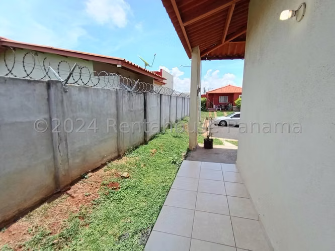 VENDO CASA EN ARBOLEDAS, CHORRERA. ABS