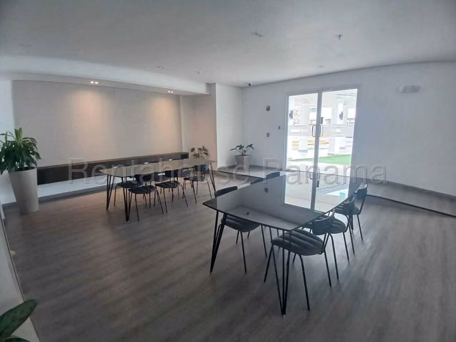 Se Alquila Apartamento en Clayton MDV26-8122