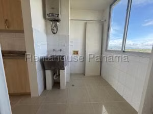 Venta de Apartamento con 118m2 en Chanis PH Creta 26-8801SR