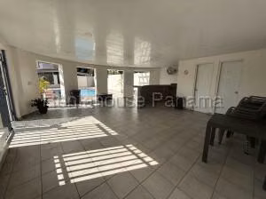 Venta de Apartamento con 118m2 en Chanis PH Creta 26-8801SR