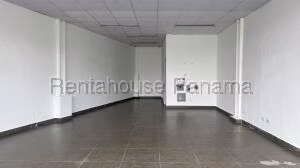 Alquiler de Local Comercial con 68m2 en Brisas del Golf PH Golf Park 26-8842SR