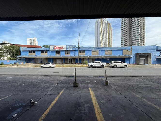 Alquiler de Local Comercial en Ave. Fernandez de Cordoba - Imagen 5