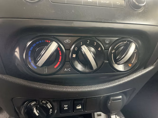 NISSAN NP300 FRONTIER - 2025 - PFNX - Automarket - Imagen 9