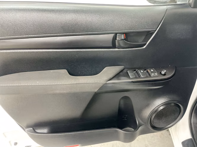 TOYOTA HILUX - 2025 - PPHX - Automarket - Imagen 4