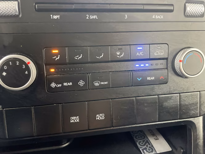 HYUNDAI STARIA - 2024 - MVHX - Automarket