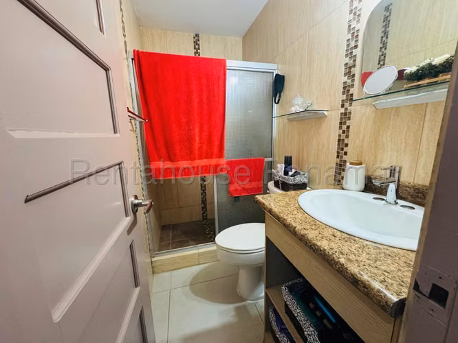 Venta de Casa en Chanis Los Laureles CCO
