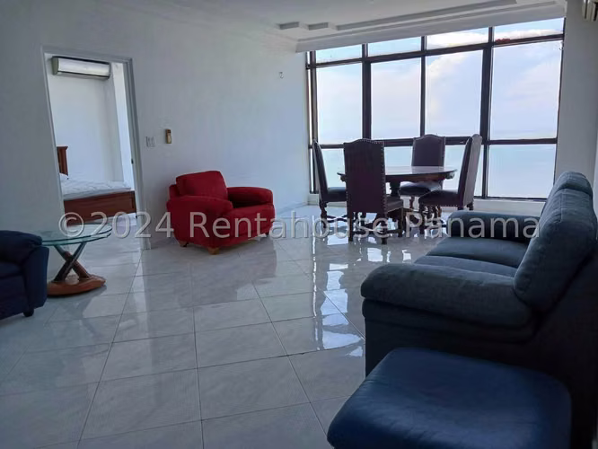 Apartment for rent on Avenida Balboa OF