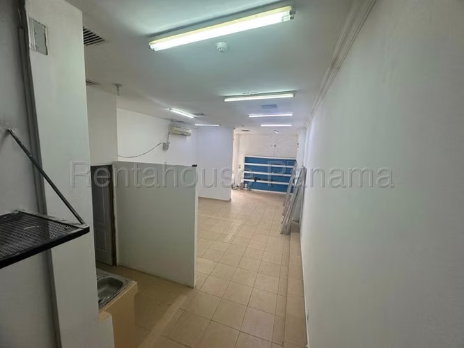 Local Comercial en Alquiler en Via España JG