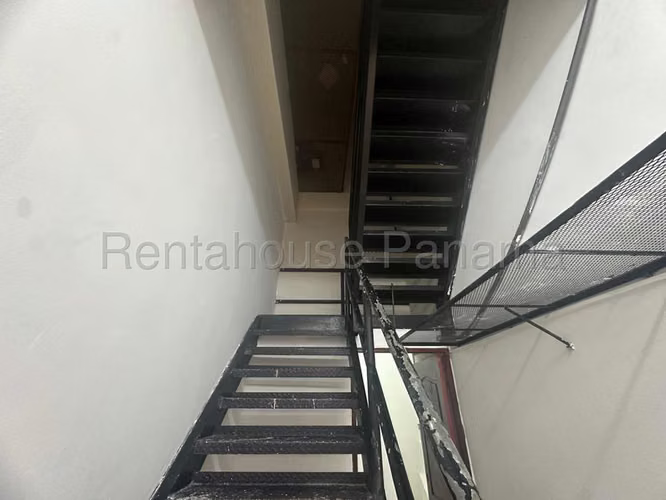 Local Comercial en Alquiler en Via España JG