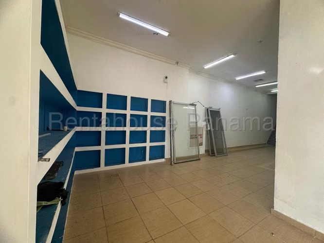 Local Comercial en Alquiler en Via España JG
