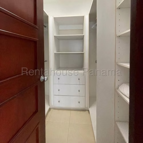Apartamento en Alquiler en Avenida Balboa JG