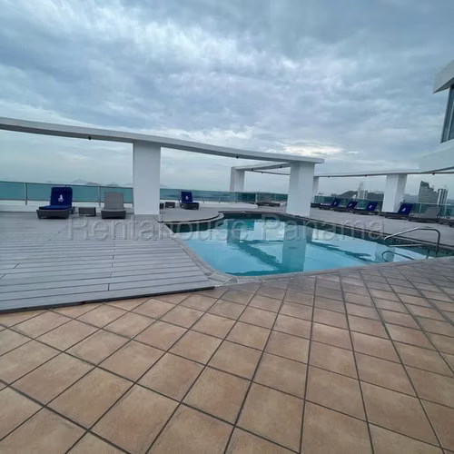 Apartamento en Alquiler en Avenida Balboa JG