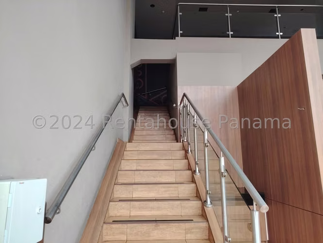 Local Comercial en Alquiler en Vista Hermosa JG