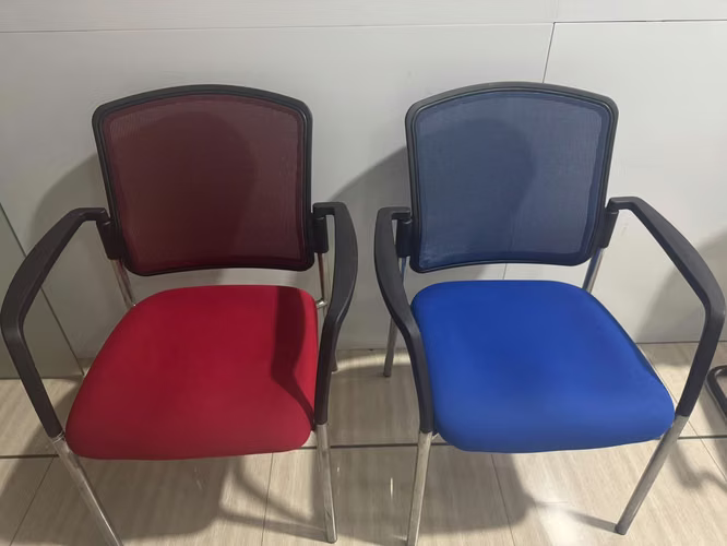 SE VENDE Mesa de Reuniones -de 6 puestos con Sillas - Imagen 6