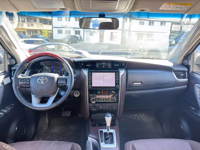 TOYOTA FORTUNER 2020 - Imagen 6