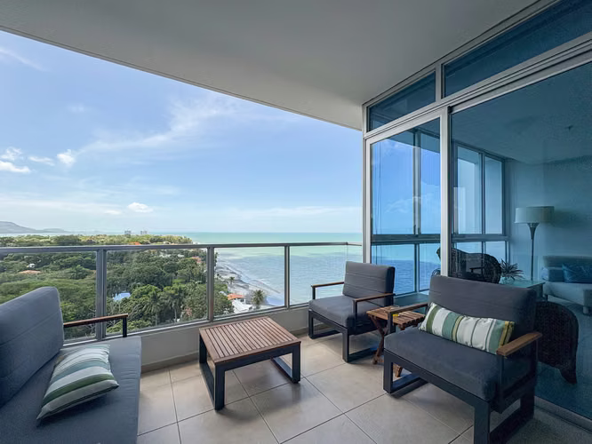 Exquisito Apartamento de Una Recámara en Venta en Coronado Bay