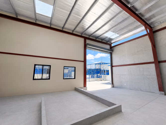 GALERA - BODEGA - EN VENTA | RÍO ABAJO  600 M2