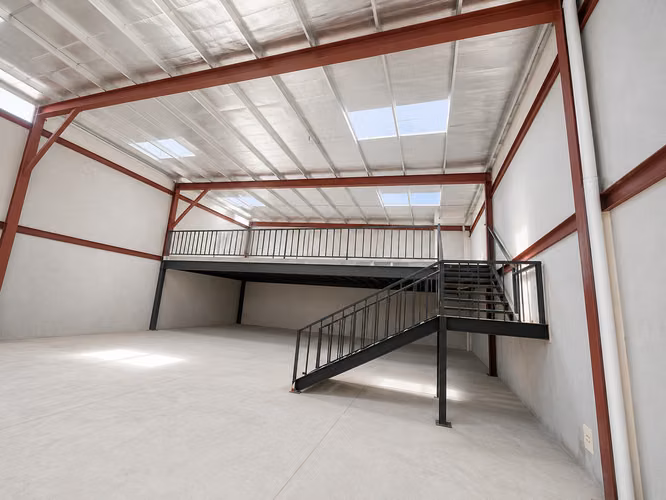 GALERA - BODEGA - EN VENTA | RÍO ABAJO  600 M2