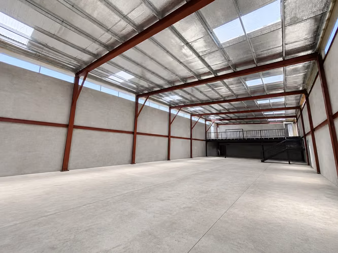 GALERA - BODEGA - EN VENTA | RÍO ABAJO  600 M2
