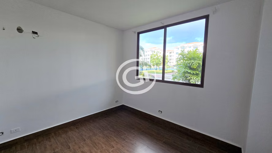 Venta Apartamento Costamare con Patio Costa Sur. Remate