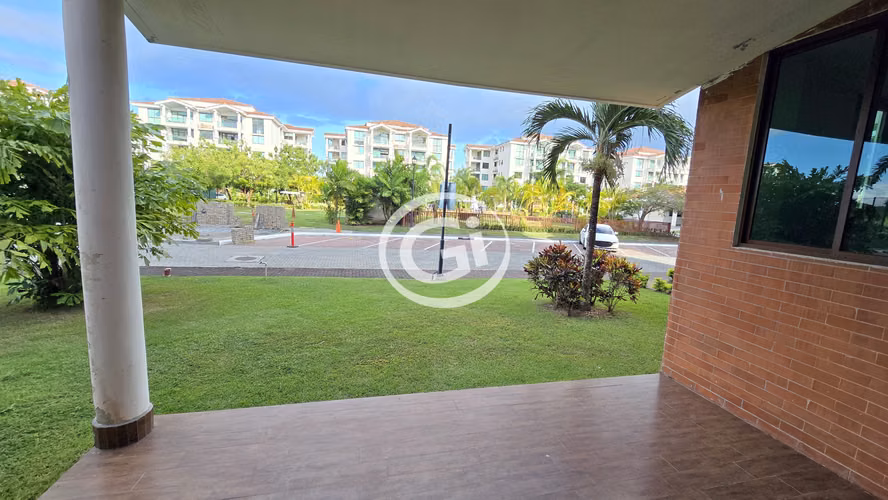 Venta Apartamento Costamare con Patio Costa Sur. Remate