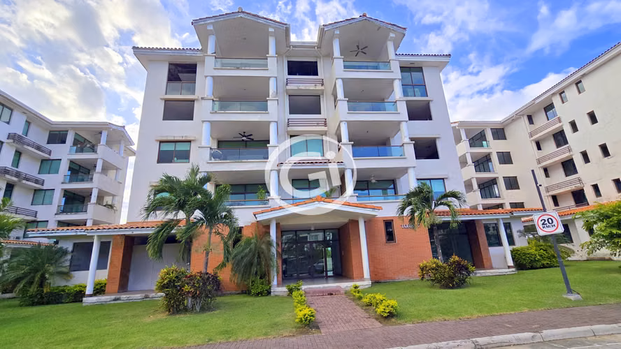 Venta Apartamento Costamare con Patio Costa Sur. Remate