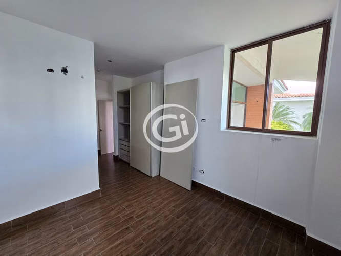 Venta Apartamento Costamare con Patio Costa Sur. Remate