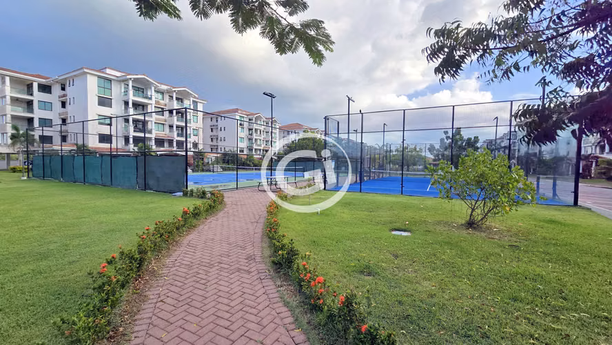 Venta Apartamento Costamare con Patio Costa Sur. Remate