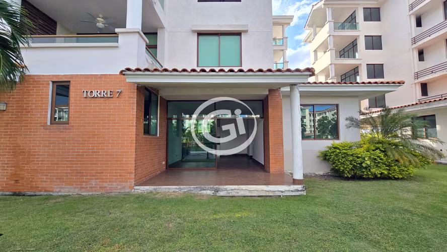 Venta Apartamento Costamare con Patio Costa Sur. Remate