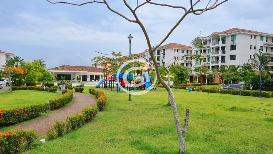 Venta Apartamento Costamare con Patio Costa Sur. Remate