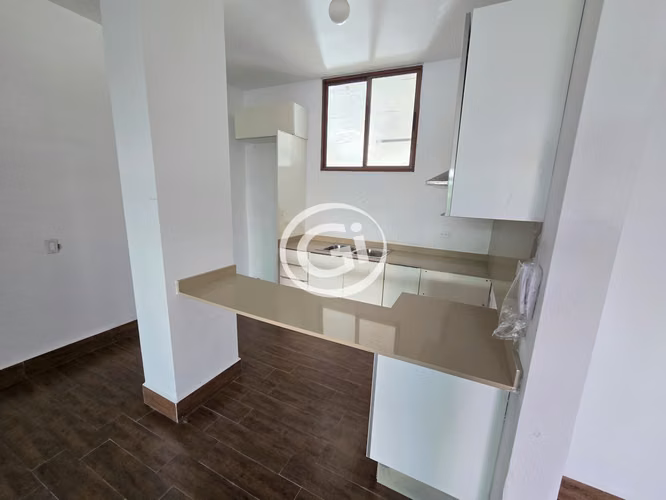 Venta Apartamento Costamare con Patio Costa Sur. Remate