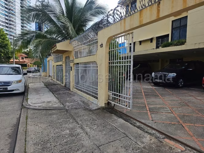Se Vende Apartamento en Coco del Mar VLU26-8792