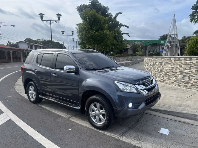 Isuzu Mux full 2018