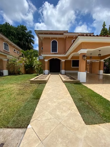 ALQUILO EXCLUSIVA CASA UNIFAMILIAR EN CLAYTON