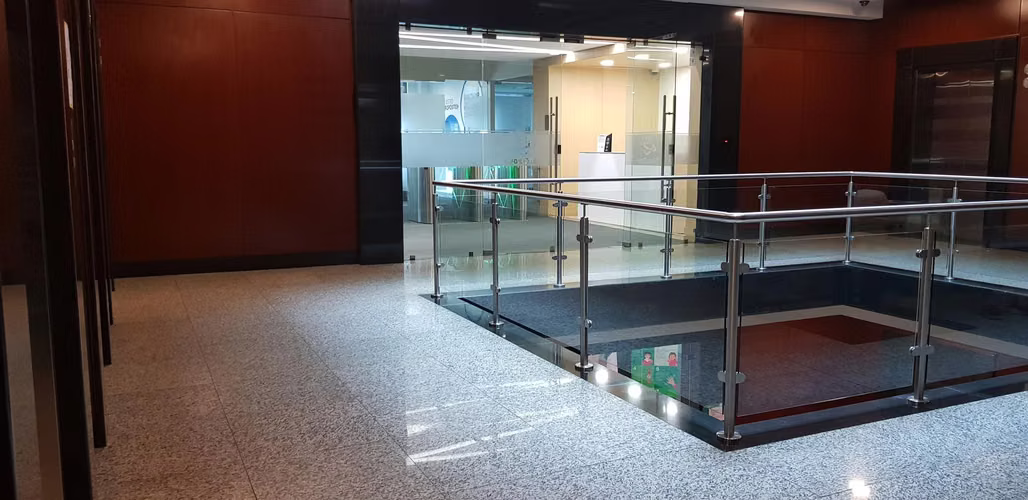 Exclusiva Oficina Corporativa en PH GMT Costa del Este | 244 m² | 8 Parking | Av. La Rotonda