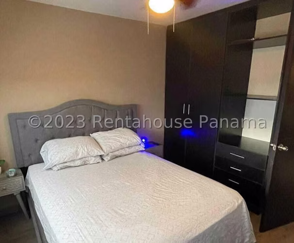 Se Vende Apartamento en Parque Lefevre MDV26-8862