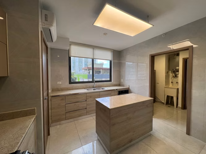 Venta de apartamento en PH Prestige Cerca del Parque Urraca en Bella Vista