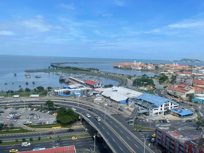 Venta Oficina  55m2 Vista al mar amoblada