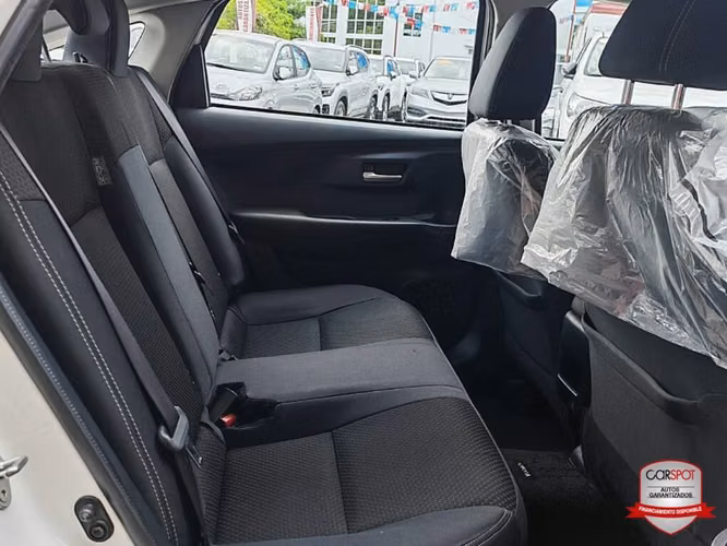 Toyota Yaris E 2024 Automática EJ4903