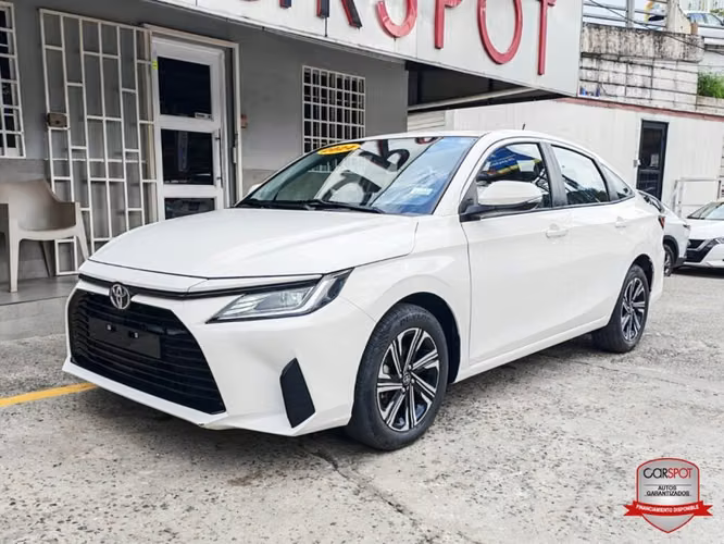 Toyota Yaris E 2024 Automática EJ4903