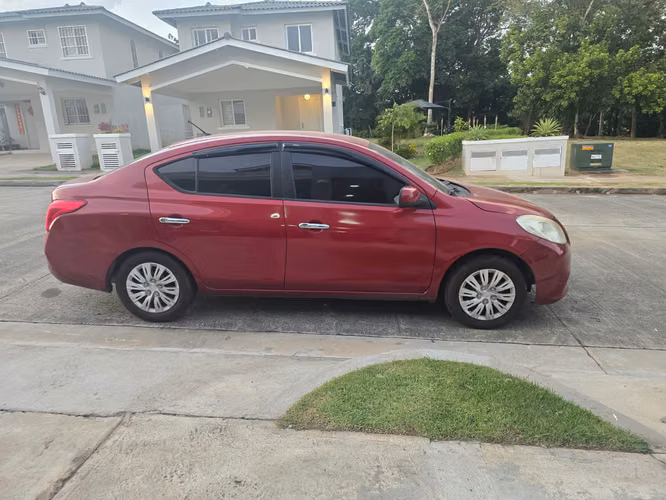 Vendo Nissan Versa automático - Imagen 3