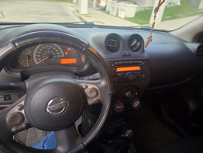 Vendo Nissan Versa automático - Imagen 6