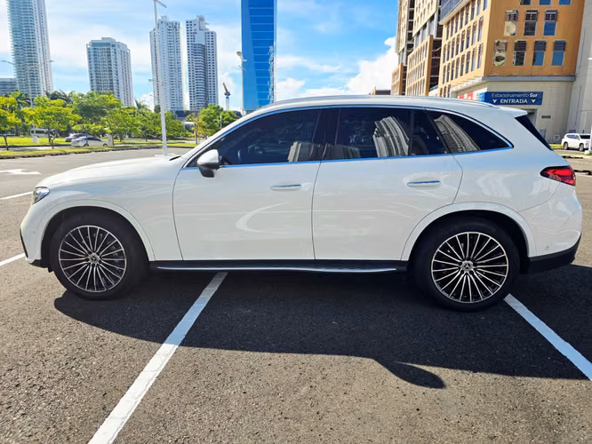 Mercedes-Benz GLC200 Coupe 2023
