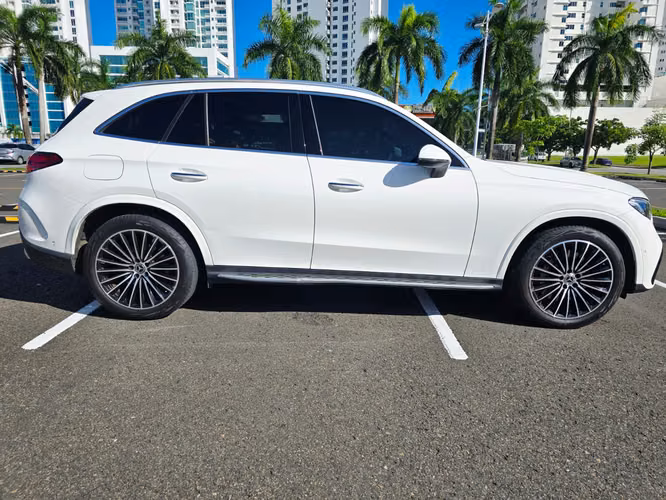 Mercedes-Benz GLC200 Coupe 2023