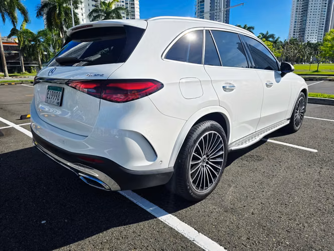 Mercedes-Benz GLC200 Coupe 2023