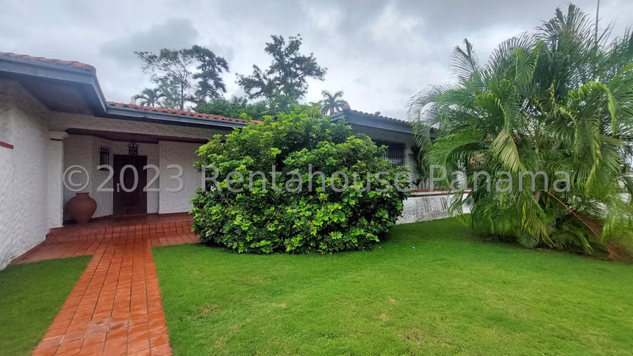 Venta de casa en Altos del Golf AK