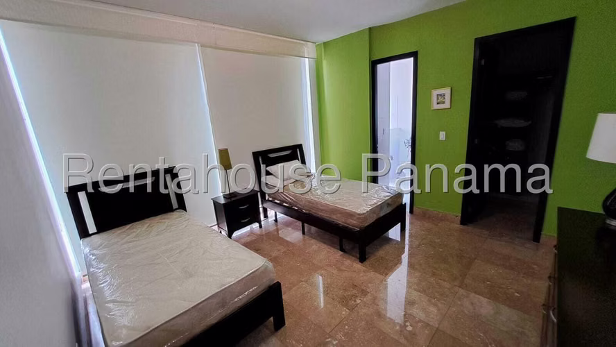 Venta de apartamento en Punta Pacifica AK